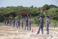 Recruits of Naval Region 4 Confidently in “Three Explosions” Test

